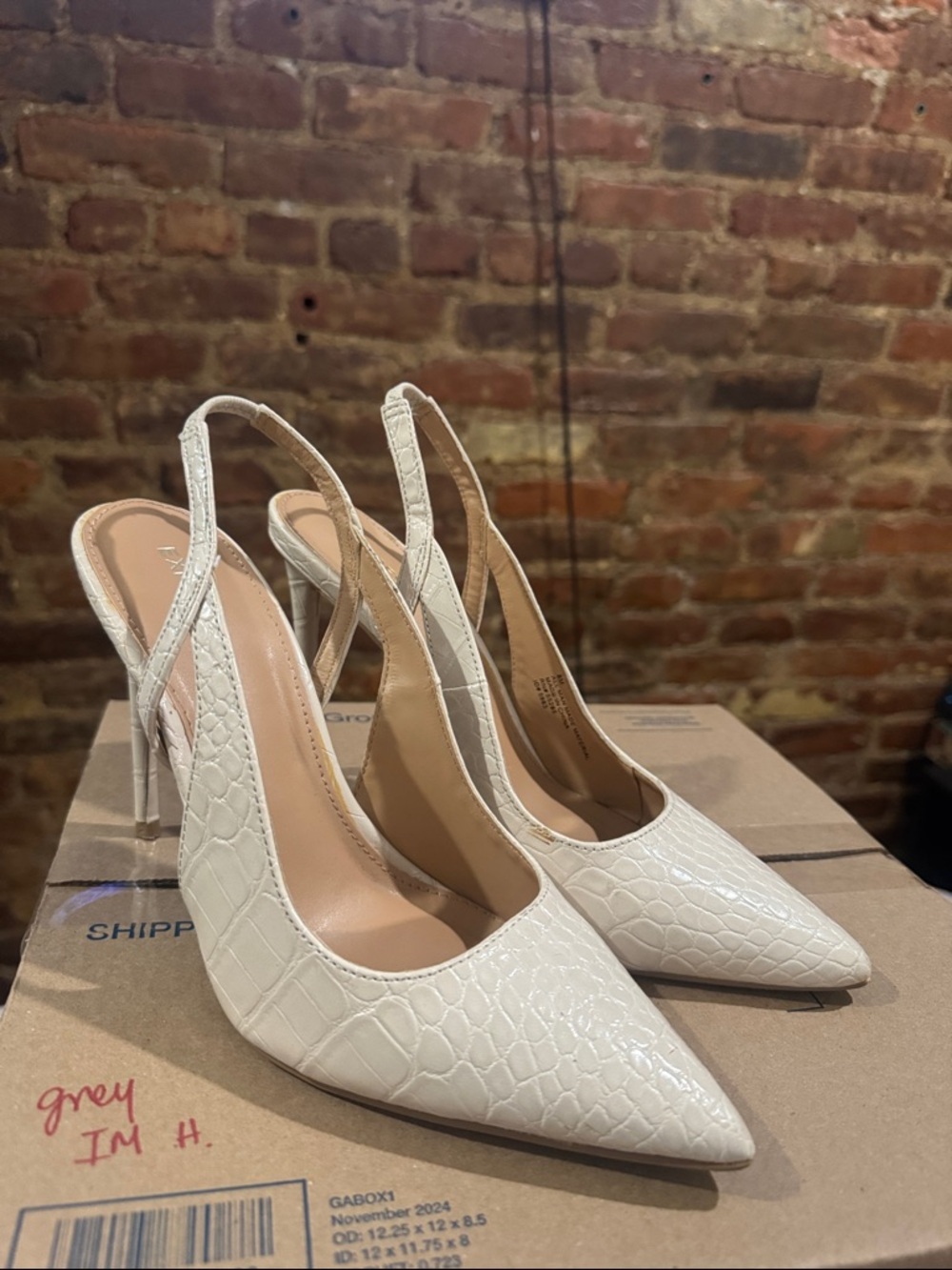 Express White Croc-Embossed Slingback Pointed-Toe Heels